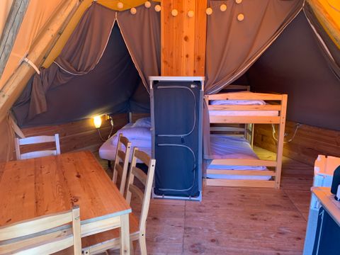 HÉBERGEMENT INSOLITE 4 personnes - Tipi (sans sanitaires)