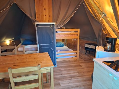 HÉBERGEMENT INSOLITE 4 personnes - Tipi (sans sanitaires)