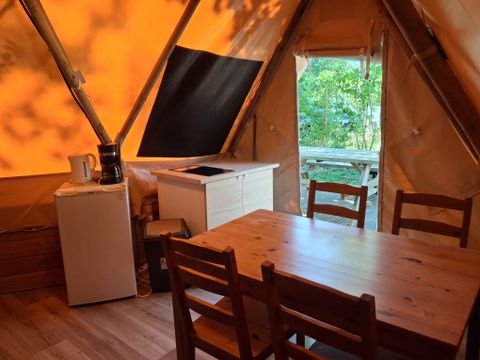 HÉBERGEMENT INSOLITE 4 personnes - Tipi (sans sanitaires)