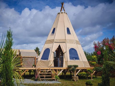Hébergement 4 personnes - Indienne Tipi Home