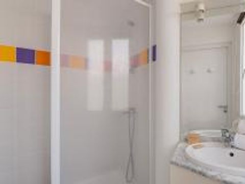 STUDIO 4 personnes - cabine