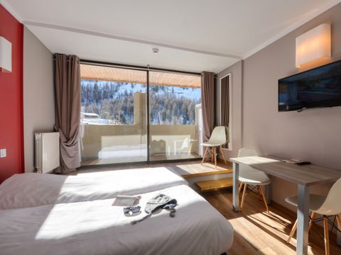 STUDIO 3 personnes - avec balcon ST3 (Séjour + Petit-déjeuner)