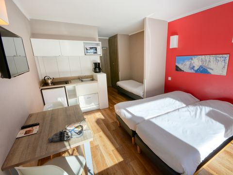 STUDIO 3 personnes - avec balcon ST3 (Séjour + Petit-déjeuner)