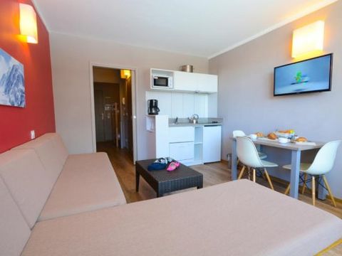 STUDIO 2 personnes - Avec balcon (Séjour + Petit-déjeuner)