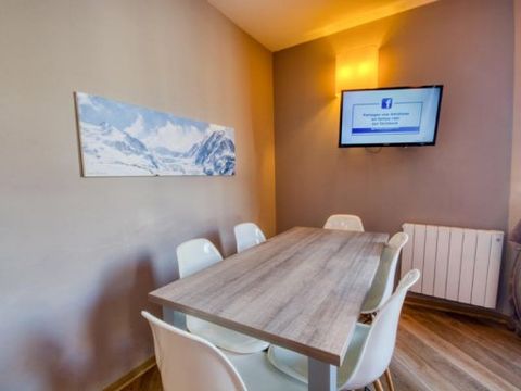 STUDIO 2 personnes - Avec balcon (Séjour + Petit-déjeuner)