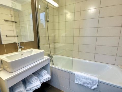 STUDIO 2 personnes - Avec balcon (Séjour + Petit-déjeuner)
