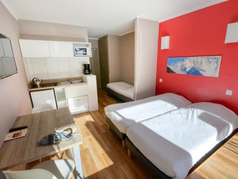 STUDIO 2 personnes - Avec balcon (Séjour + Petit-déjeuner)
