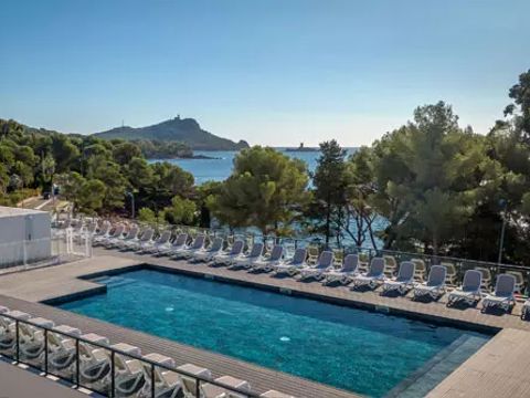 SOWELL RESIDENCES Les Chênes Verts - Camping Var - Image N°2