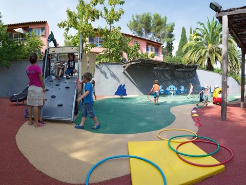 SOWELL RESIDENCES Les Chênes Verts - Camping Var - Image N°7