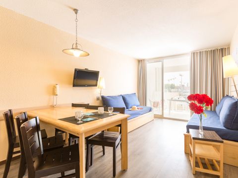 APPARTEMENT 6 personnes - Appartement 5/6 personnes (Séjour + Petit-déjeuner)