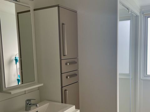 Mobilhome 8 personnes - ECOLODGE FAMILIAL - DF31 - 3 chambres - 2 salles de bain - CLIM - WIFI - PISCINE/JACUZZI - 2 TERRASSES