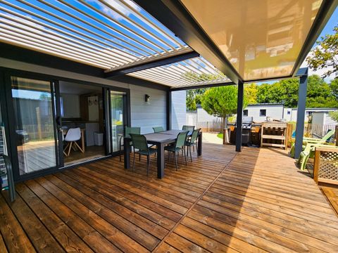 Mobilhome 8 personnes - ECOLODGE FAMILIAL - DF31 - 3 chambres - 2 salles de bain - CLIM - WIFI - PISCINE/JACUZZI - 2 TERRASSES