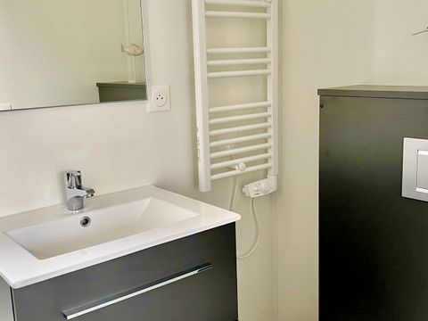 Mobilhome 6 personnes - ECOLODGE AU CALME - DF20 - 3 chambres - 2 salles de bain - 2 TERRASSES - CLIM - WIFI