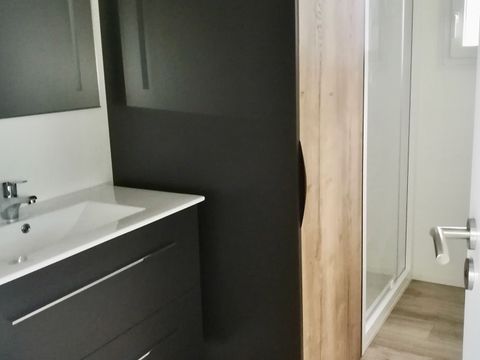 Mobilhome 6 personnes - ECOLODGE AU CALME - DF20 - 3 chambres - 2 salles de bain - 2 TERRASSES - CLIM - WIFI