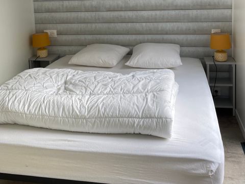 Mobilhome 4 personnes - ECOLODGE AU CALME - DF19 - 2 chambres - 2 salles de bain - WIFI - CLIM - PISCINE A L ANNEE