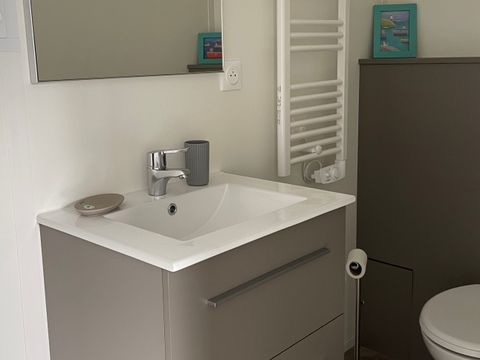 Mobilhome 4 personnes - ECOLODGE AU CALME - DF19 - 2 chambres - 2 salles de bain - WIFI - CLIM - PISCINE A L ANNEE