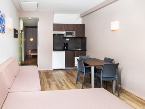 Studio 2 personnes - Petit déjeuner compris