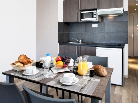 APPARTEMENT 4 personnes -  (Séjour + Petit-déjeuner)