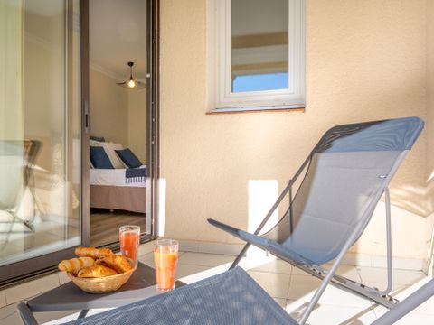 Chambre 4 personnes - 2 pièces (Séjour + Petit-déjeuner)
