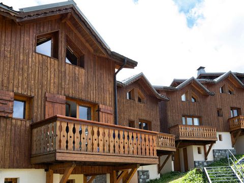 Madame Vacances - Résidence Les Chalets du Praz - Camping Savoie - Image N°2