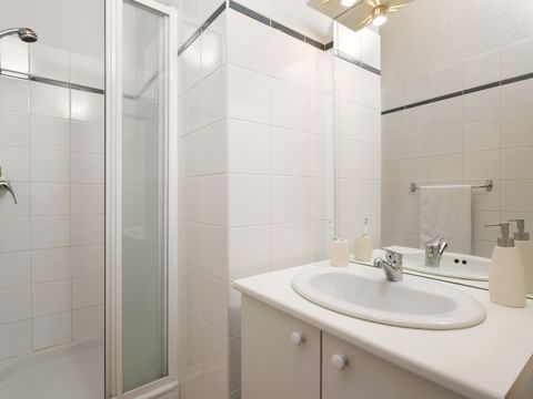 Madame Vacances - Résidence Les Chalets du Praz - Camping Savoie - Image N°12