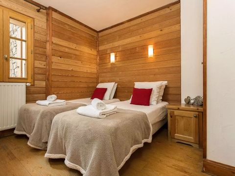 Madame Vacances - La Résidence Les Chalets de L'Altiport   - Camping Isère - Image N°3