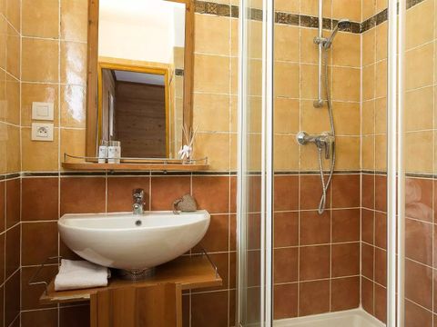 Madame Vacances - La Résidence Les Chalets de L'Altiport   - Camping Isère - Image N°7