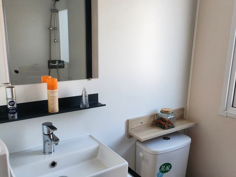 MOBILHOME 8 personnes - 002 (3 chambres, 2 salle d'eau) - Clim, TV, Lave-vaisselle, Lave-linge - Terrasse