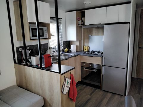 MOBILHOME 6 personnes - 3 chambres - 1 salle d'eau - (Clim, TV, Lave-linge) - Terrasse couverte