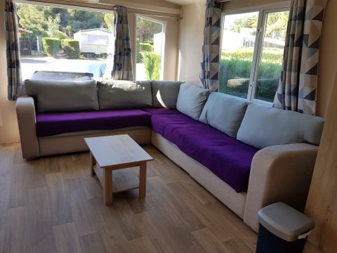 MOBILHOME 5 personnes - 2 chambres - 1 salle d'eau - (Clim, TV, Lave-vaisselle, Lave-linge) - Terrasse fermée couverte - 011