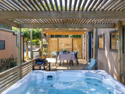 MOBILHOME 6 personnes - EXCLUSIF 3 chambres Jacuzzi avec suite parentale