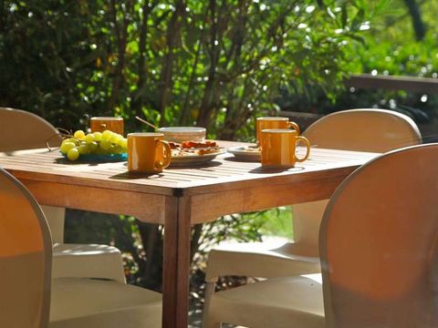 APPARTEMENT 6 personnes - MIMOSA (avec un petit jardin)