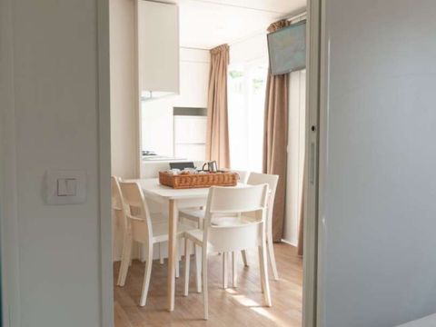 Mobilhome 5 personnes - Maxicaravan ROCCA samedi/samedi