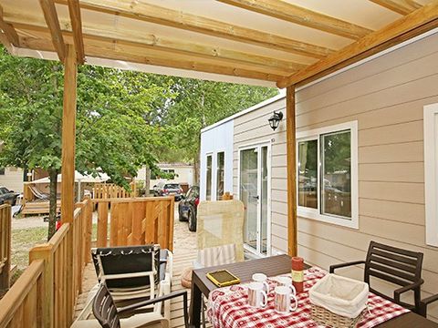 Mobilhome 4 personnes - Mobil-home | Comfort XL | 2 Ch. | 4 Pers. | Terrasse surélevée | Clim.