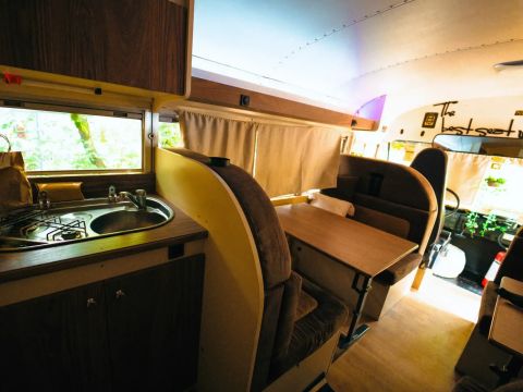 CARAVANE 4 personnes - Schoolbus