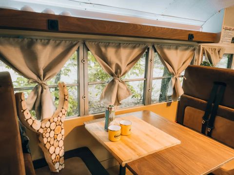 CARAVANE 4 personnes - Schoolbus