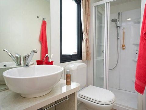 MOBILHOME 4 personnes - Mobil-home | Comfort | 2 Ch. | 4 Pers. | Terrasse surélevée | Clim.