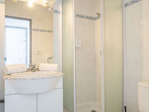 APPARTEMENT 4 personnes - 2 PIECES - VUE VILLAGE