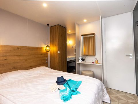 MOBILHOME 4 personnes - Cottage 33m² Confort - 2 chambres + Terrasse semi-couverte + TV + 2SDB + Vue Lac 4 pers