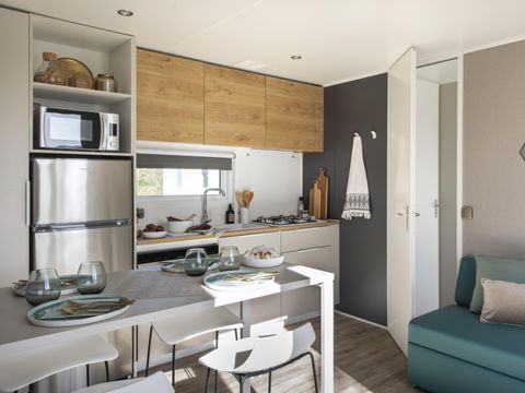 MOBILHOME 4 personnes - Cottage 33m² Confort - 2 chambres + Terrasse semi-couverte + TV + 2SDB + Vue Lac 4 pers