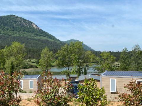 MOBILHOME 6 personnes - Cottage 40m² Confort - 3 chambres + Terrasse semi-couverte + TV + 2SDB + Vue Lac 6 pers