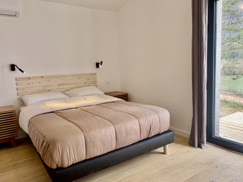 Villa 6 personnes - 116 m² Premium - 3 chambres - Terrasse Vue Lac - CLIM - TV - 2 salles de bain - SPA - Lave-vaisselle