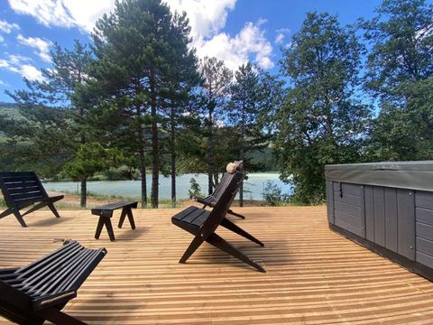 Villa 6 personnes - 116 m² Premium - 3 chambres - Terrasse Vue Lac - CLIM - TV - 2 salles de bain - SPA - Lave-vaisselle