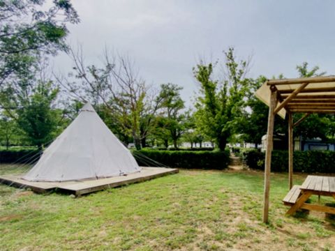 Tente en toile et en bois 4 personnes - Tipi Indiana