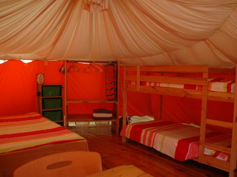 Hébergement 5 personnes - Tipi