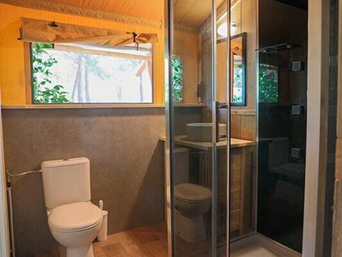 TENTE TOILE ET BOIS 6 personnes - Tente Safari Lodge | 3 Ch. | 6 Pers. | Terrasse surélevée | Clim.