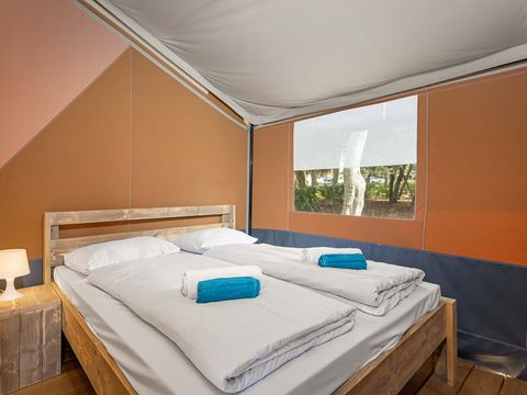 Tente en toile et en bois 4 personnes - Naturiste Ulika - Tente Safari + sanitaires + air conditionné (6P)