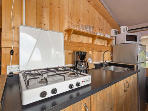 Tente en toile et en bois 4 personnes - Naturiste Ulika - Tente Safari + sanitaires + air conditionné (6P)