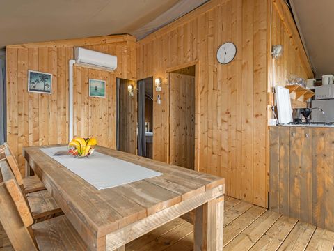 TENTE TOILE ET BOIS 6 personnes - Naturiste Ulika - Tente Safari + sanitaires + air conditionné (6P)
