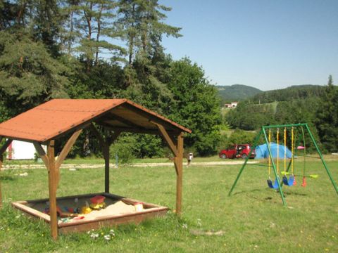 Camping La Vallee Verte - Camping Puy-de-Dôme - Image N°3